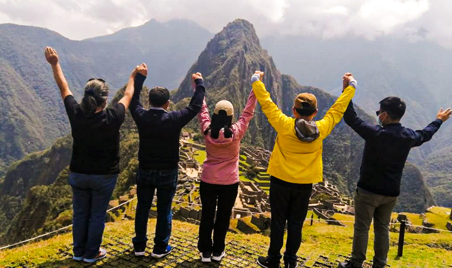 Day 1: Cusco – Machu Picchu - Cusco Day 1: Cusco – Machu Picchu - Cusco
