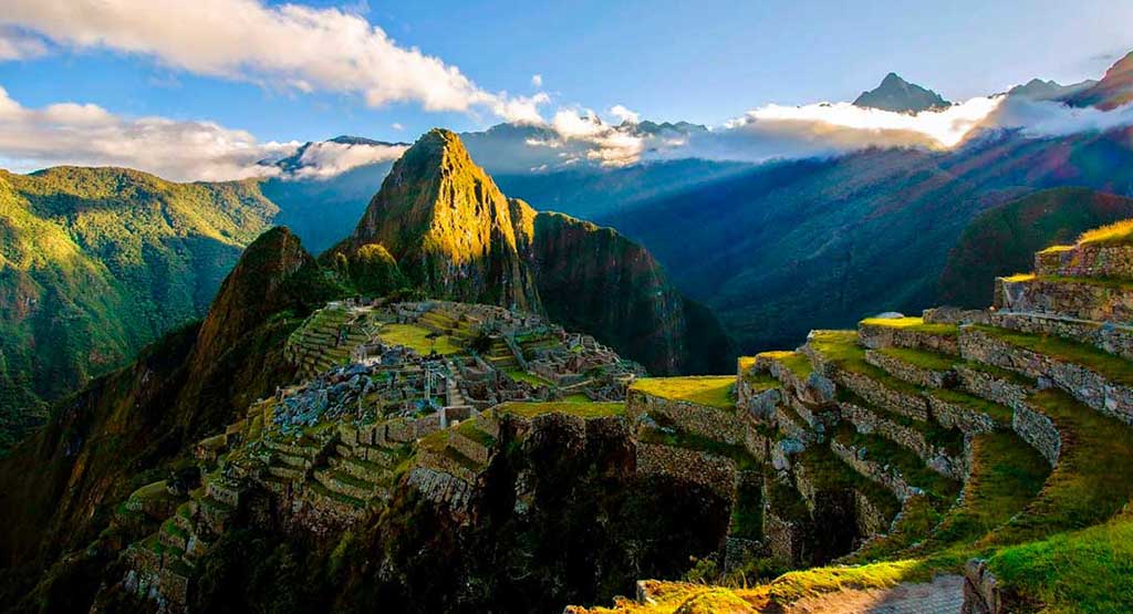 Day 4: Visit Machu Picchu Sanctuary and return to Cusco. Day 4: Visit Machu Picchu Sanctuary and return to Cusco.