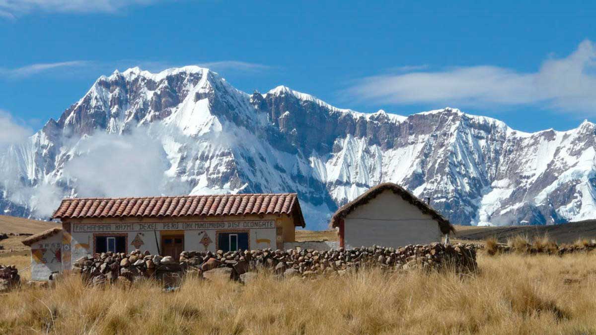 Day 5: Qampa Camp – Qampa Pass – Paqchanta village – Tinque – Cusco Day 5: Qampa Camp – Qampa Pass – Paqchanta village – Tinque – Cusco